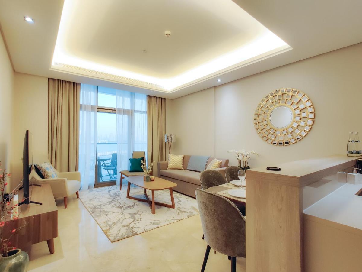 Bnbme - Th8 Palm Hotel Дубай Екстериор снимка