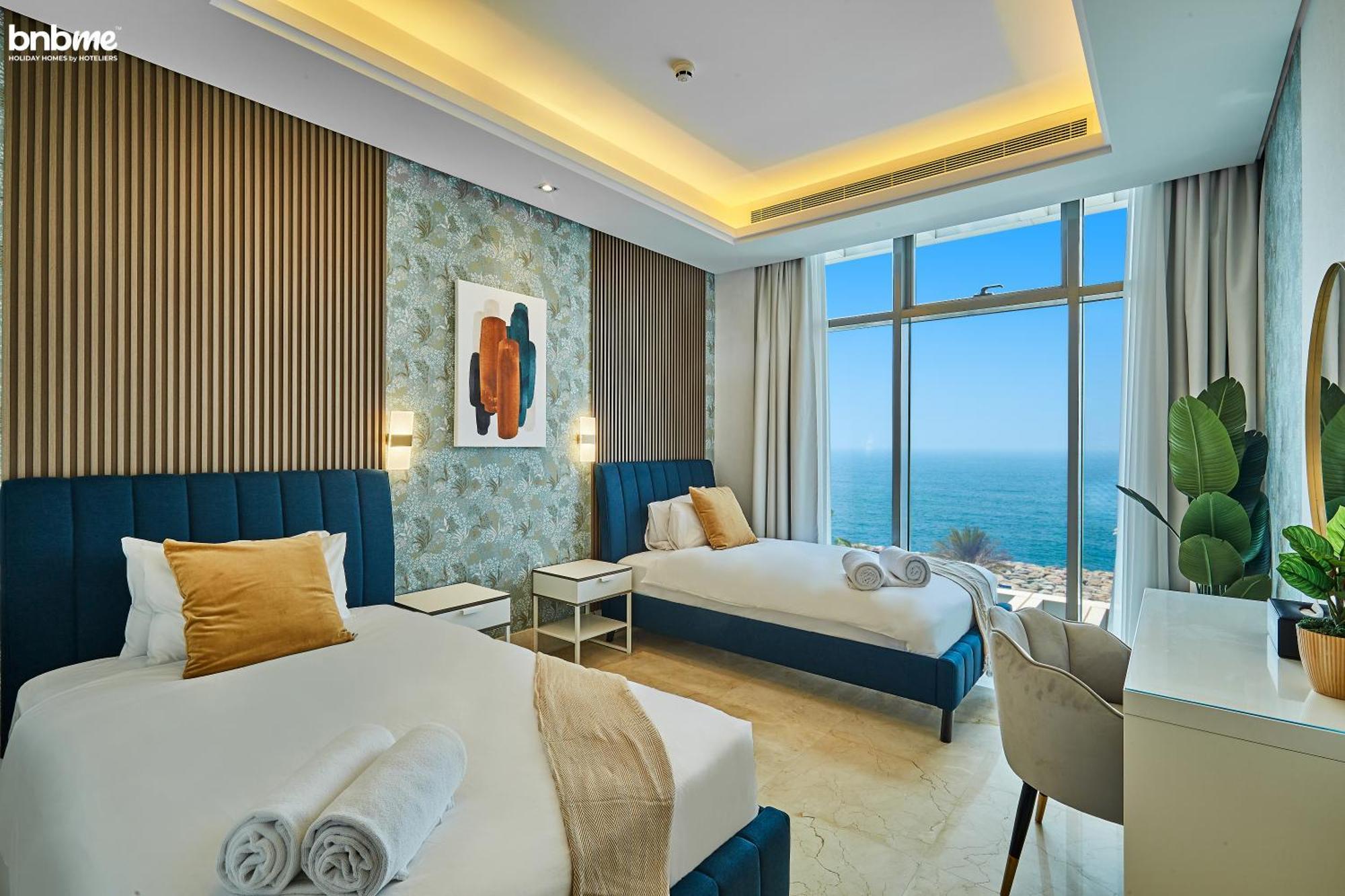 Bnbme - Th8 Palm Hotel Дубай Екстериор снимка