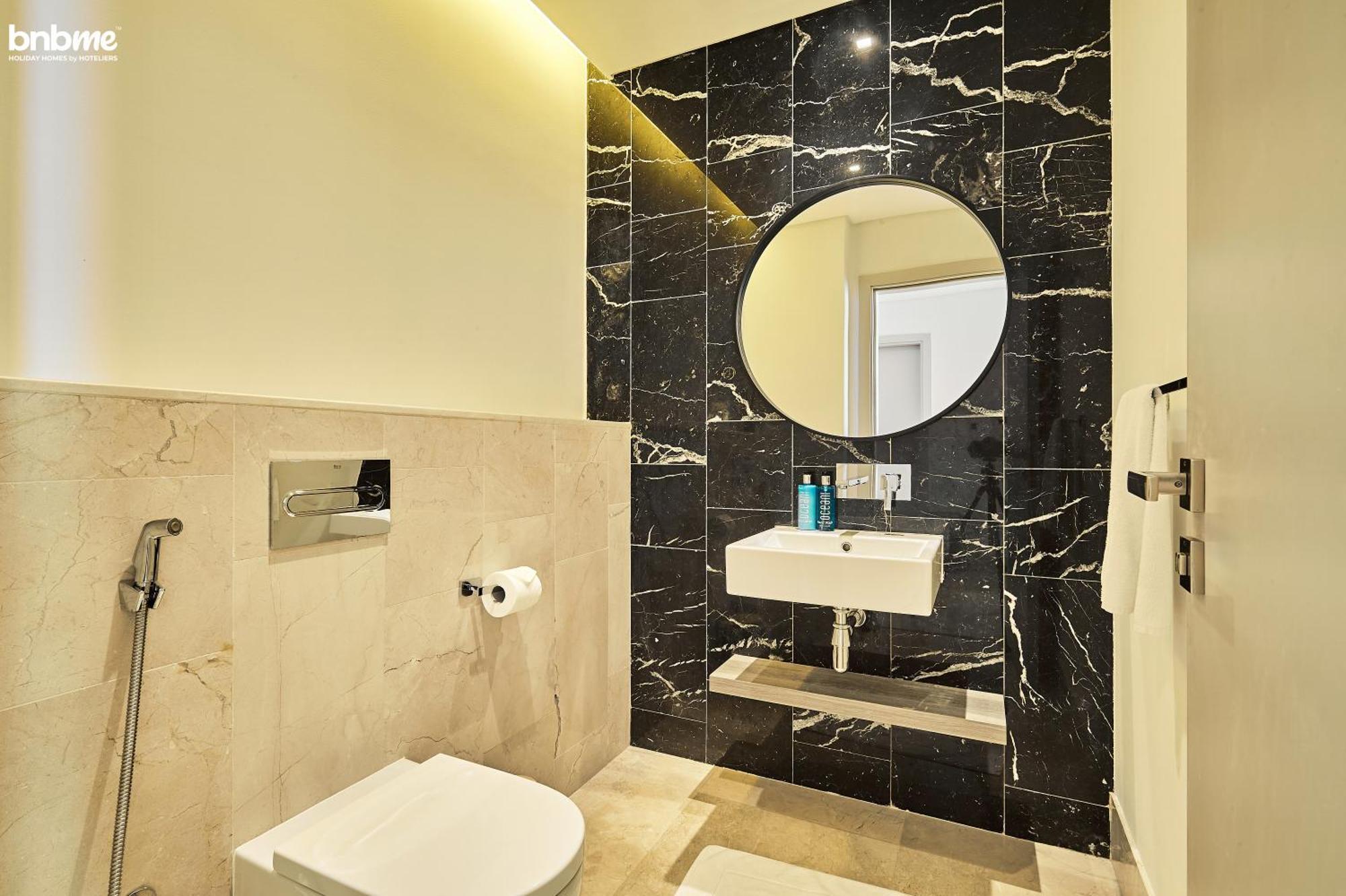 Bnbme - Th8 Palm Hotel Дубай Екстериор снимка